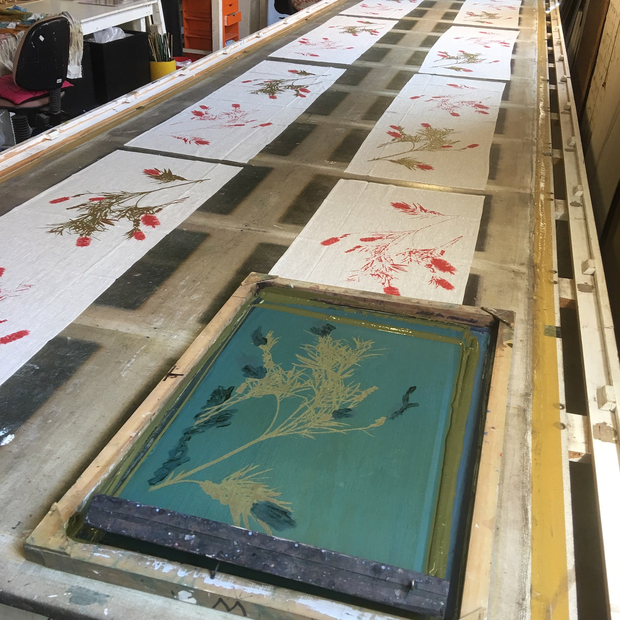 Callistemon table runner