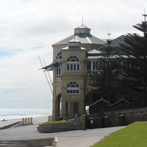 Photo of Indiana Tearooms at Cottesloe Beach.